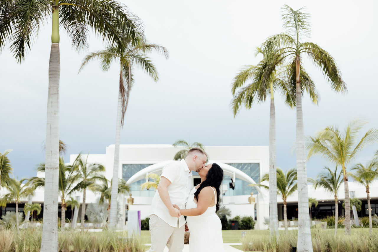 Planet Hollywood Cancun Engagement session Elyndsay & Timothy